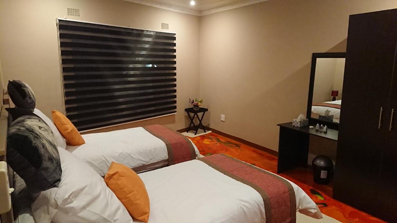 Svh Bush Lodge Marloth Park Exteriör bild